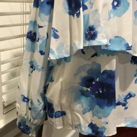 Marc New York Floral Long Sleeve Blouse Top Size M White and Blue - Picture 3 of 6